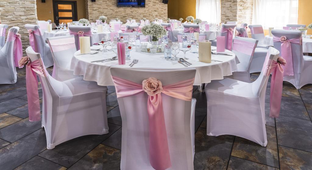 Hotel Polo Prešov Buitenkant foto